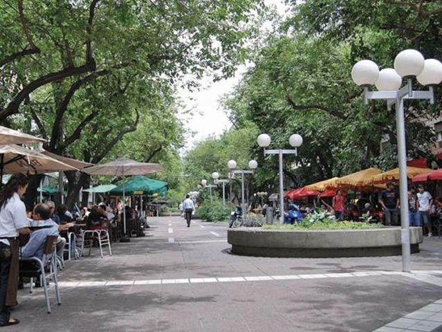 Busqueda laboral en Mendoza: Encuestadoras/es independientes para vía pública